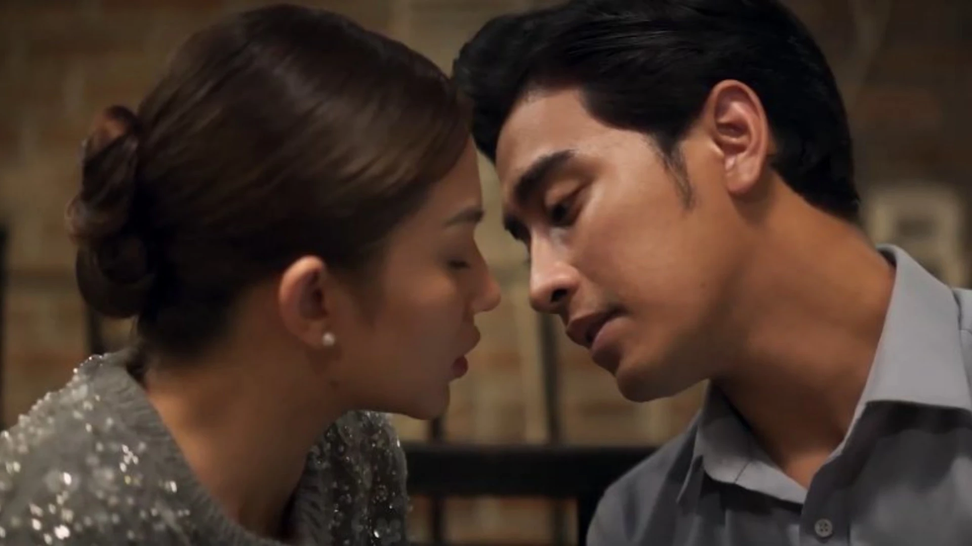 Hẹn Hò Chốn Công Sở